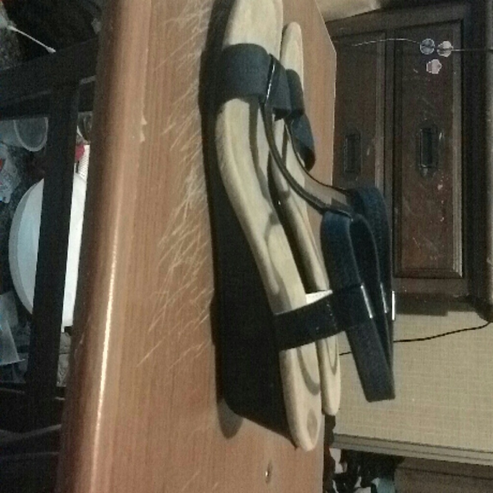 Sandals - Picture 3 of 3